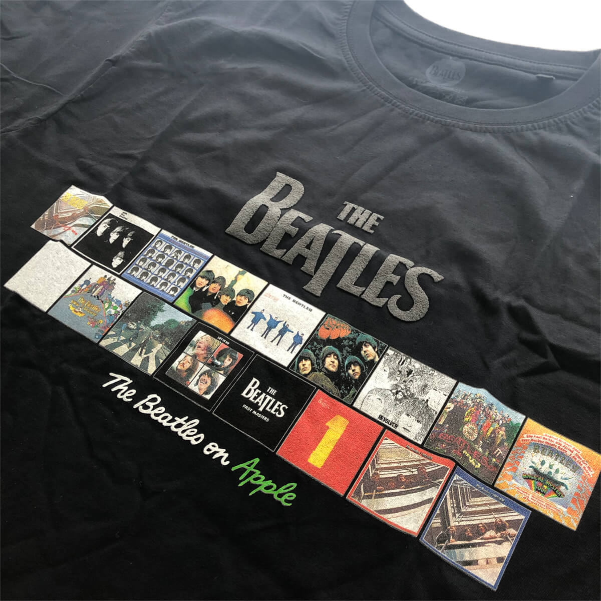 ビートルズ Tシャツ 「アルバムズ - 黒」 BEATLES 公式 グッズ – FAB4ギャラリー・オンライン・グッズ・ストア by ビートルズ・クラブ