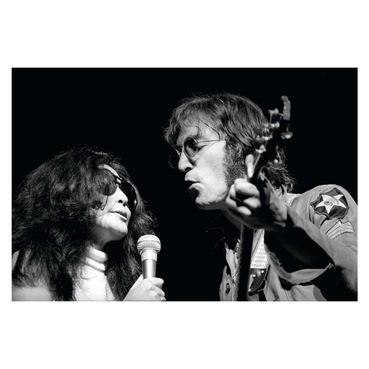 ジョン・レノン写真集「ドリーム・ラバーズJohn u0026 Yoko In New York」 John Lennon 公式 写真集 –  FAB4ギャラリー・オンライン・グッズ・ストア by ビートルズ・クラブ