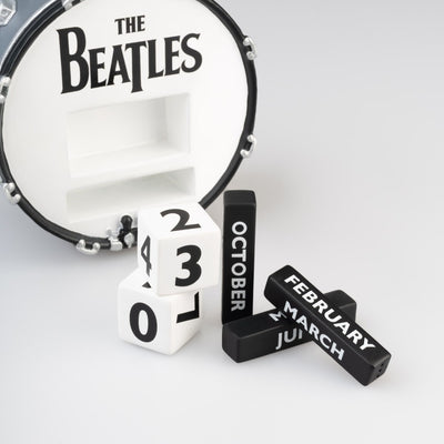 ビートルズ ロゴ・ドラム万年カレンダー  BEATLES 公式